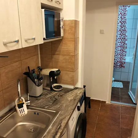 Corner * בוקרשט